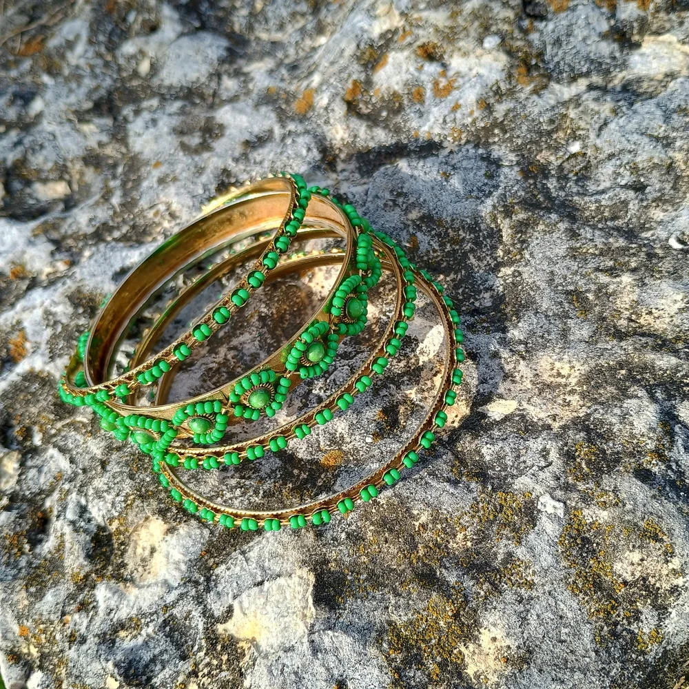 Traditional green Indian churi bangle set, South Asian jewelry, Bollywood style